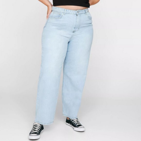 Nasty Gal Super Pale Wash High Waisted Denim Mom Jeans - Picture 1 of 13